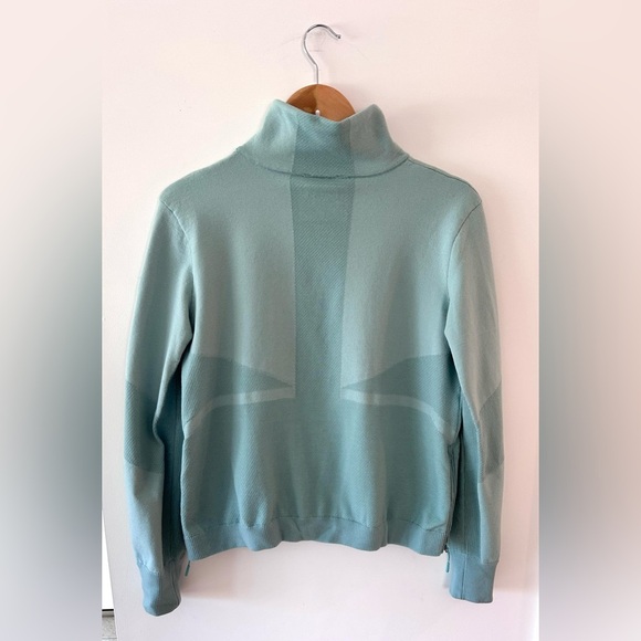 SMARTWOOL Women's Intraknit Alpine Pullover in Arctic Blue - Picture 5 of 9